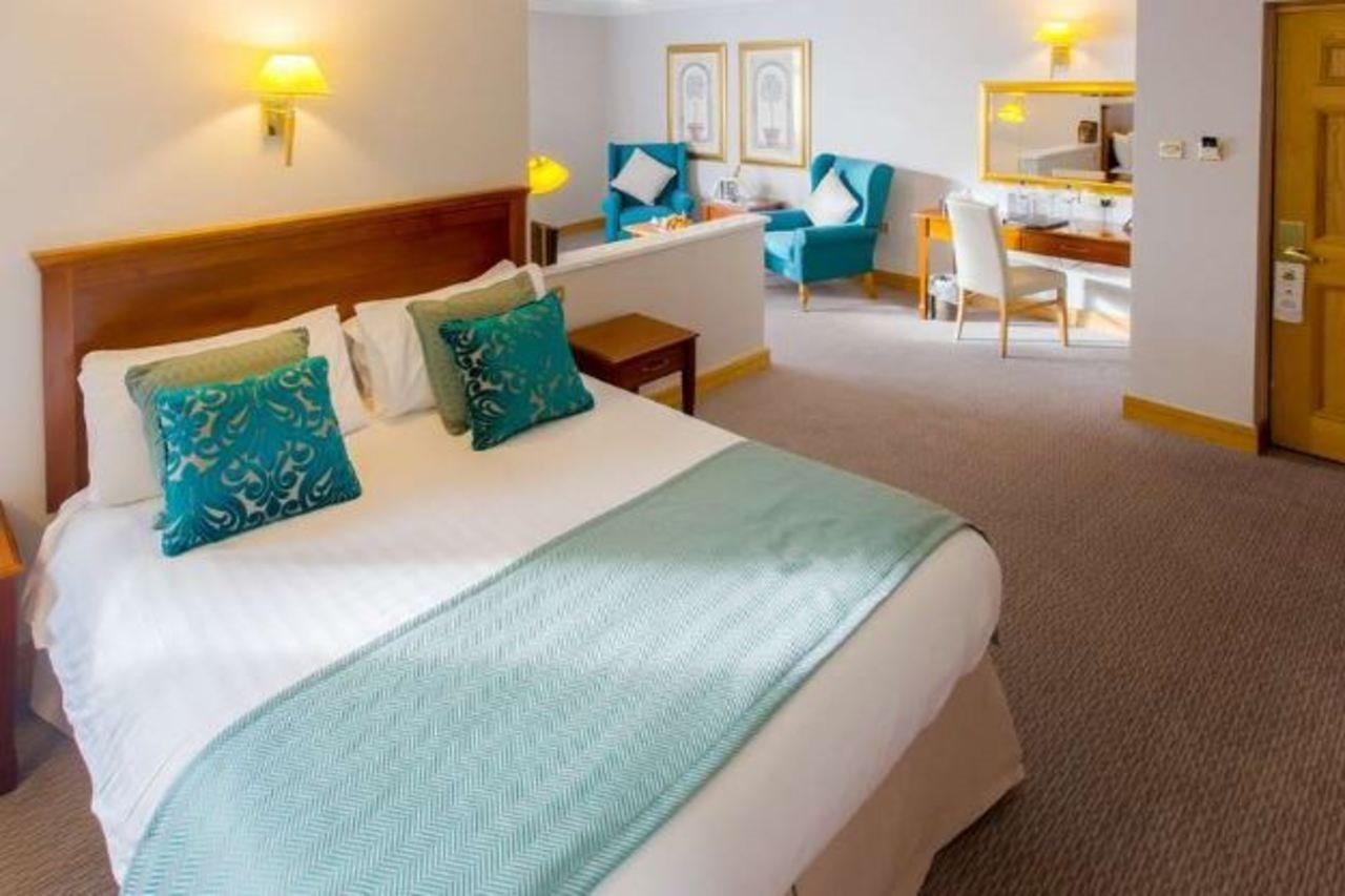 Ashdown Park Hotel Гори Экстерьер фото