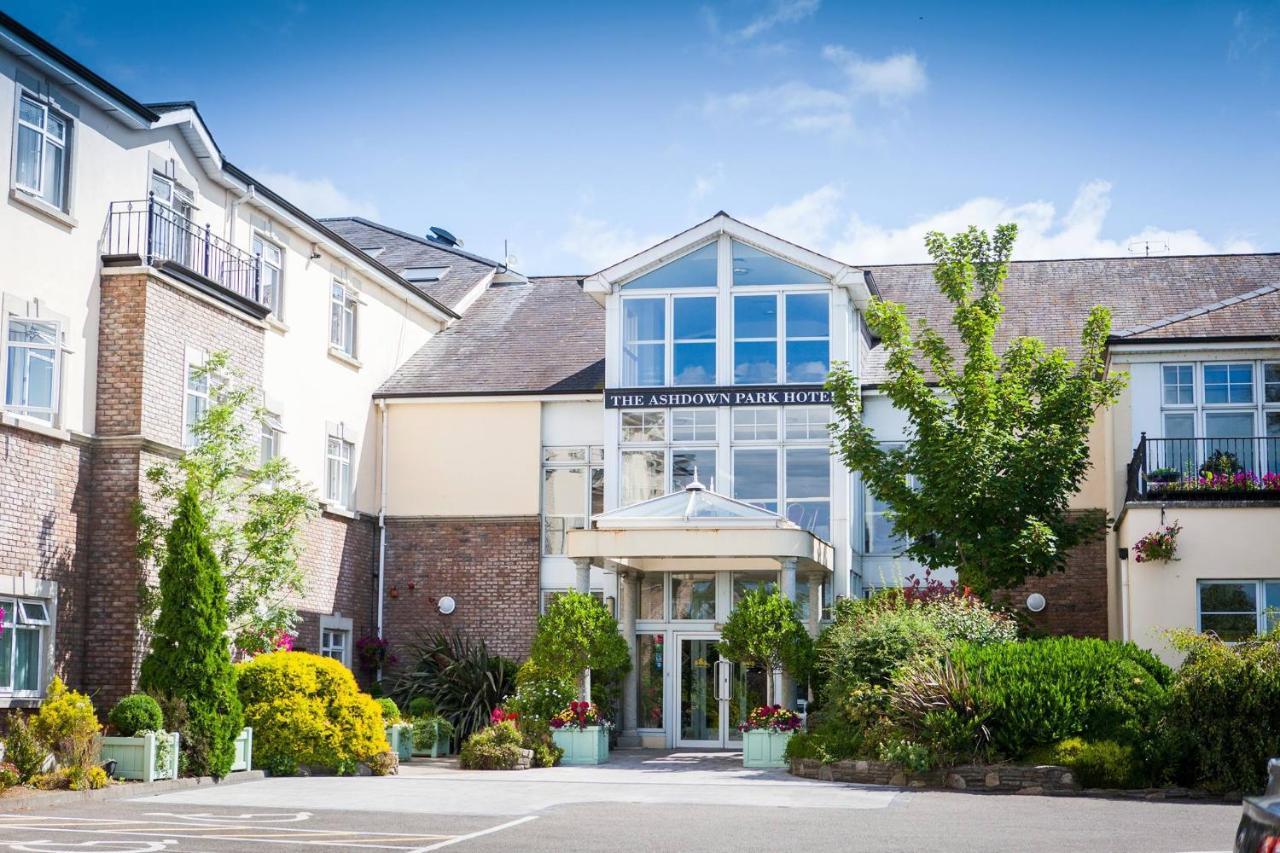 Ashdown Park Hotel Гори Экстерьер фото