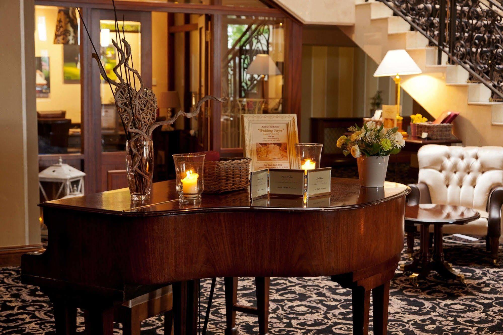 Ashdown Park Hotel Гори Экстерьер фото